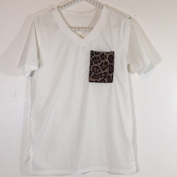 White Leopard Pocket T-Shirt Small - Picture 2 of 5